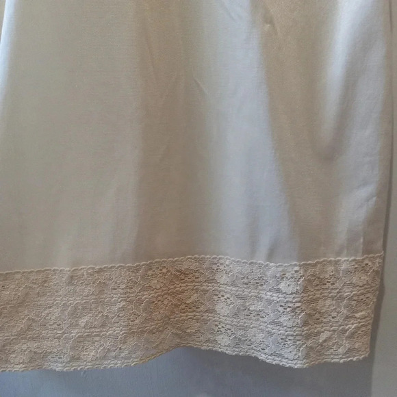 Vintage Movie Star Slip Size 32 Lace Trim and Sides - Picture 7 of 14